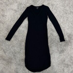 Aritzia Wilfred Black Long-Sleeve V-Neck Sweater Dress